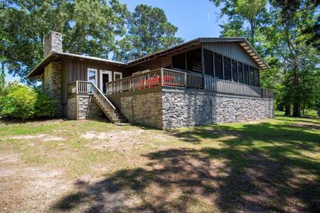 64 Poya Point