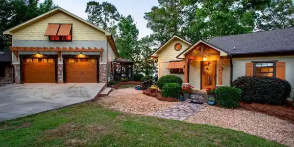 2215 Powell Trace
