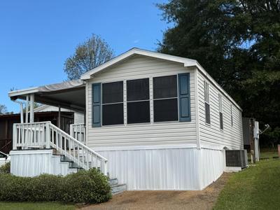 32 Whispering Pines Blvd