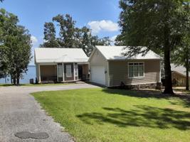 463 Holiday Drive North