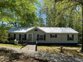 1038 Hillcrest Drive