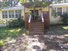 894 Lakeshore Dr