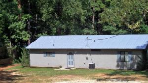 593 Lakeshore Lane