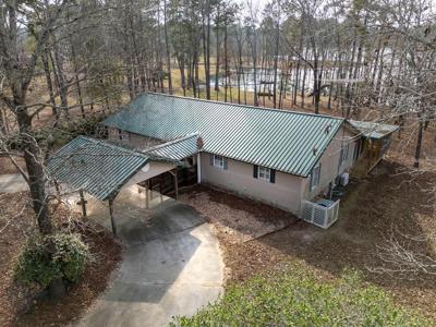 32 Lakepoint Drive