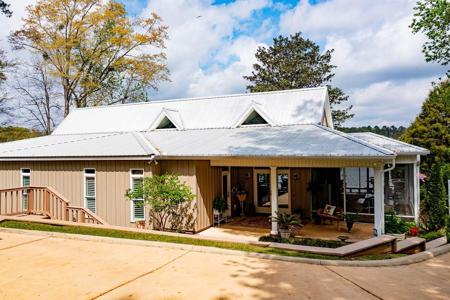 376 Lakeview Dr