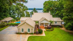 410 Woodlawn Drive