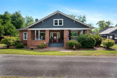 204 Jackson St