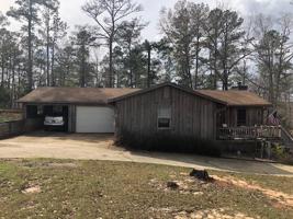 810 Hillcrest Drive