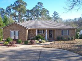 639 North Holiday Drive