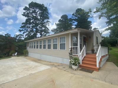166&167 Lakeview Drive