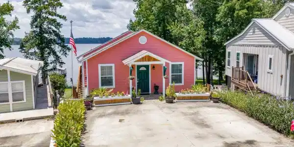 143 Lakeview Dr
