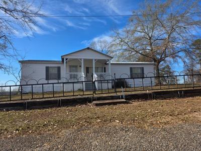 51 Lakeshore Dr