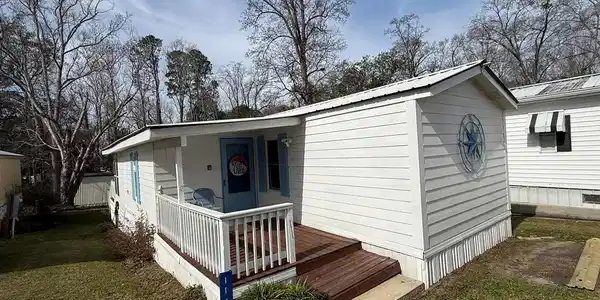 111 Whispering Pines Blvd