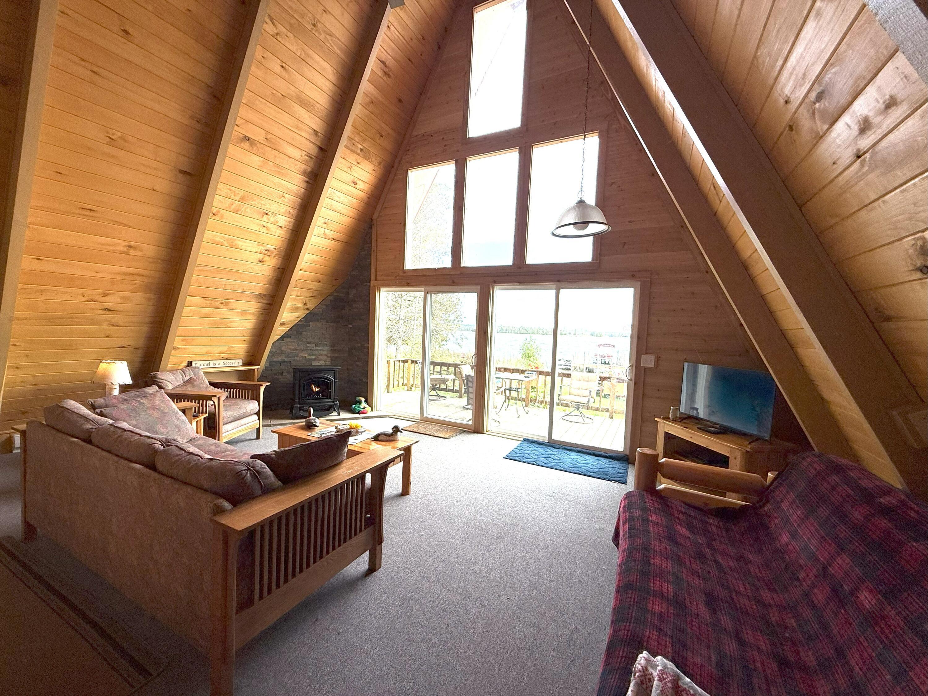 Image 3: Living Room
