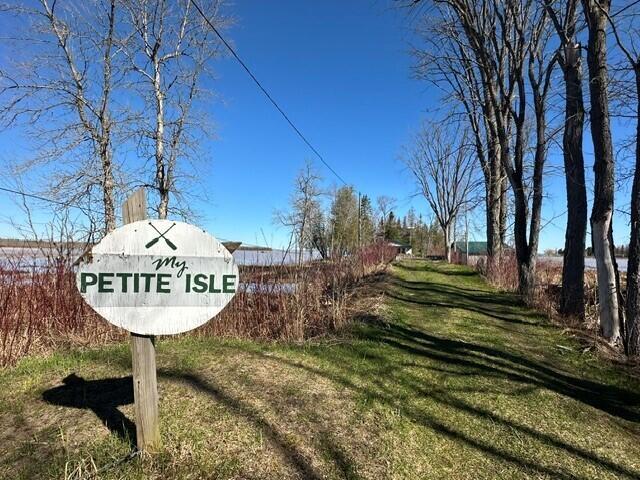 Image 2: Driveway w sign