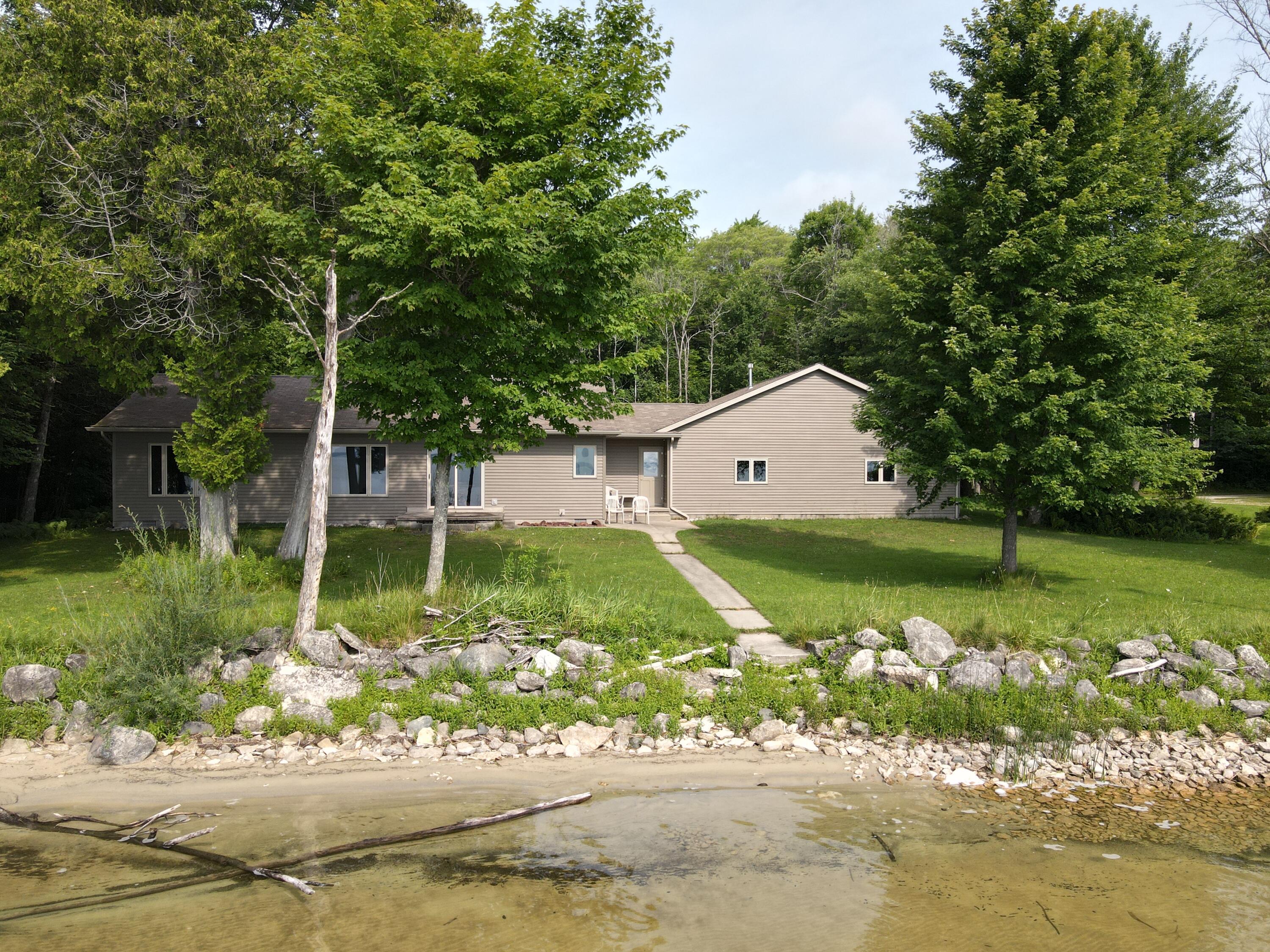 Image 3: lake side