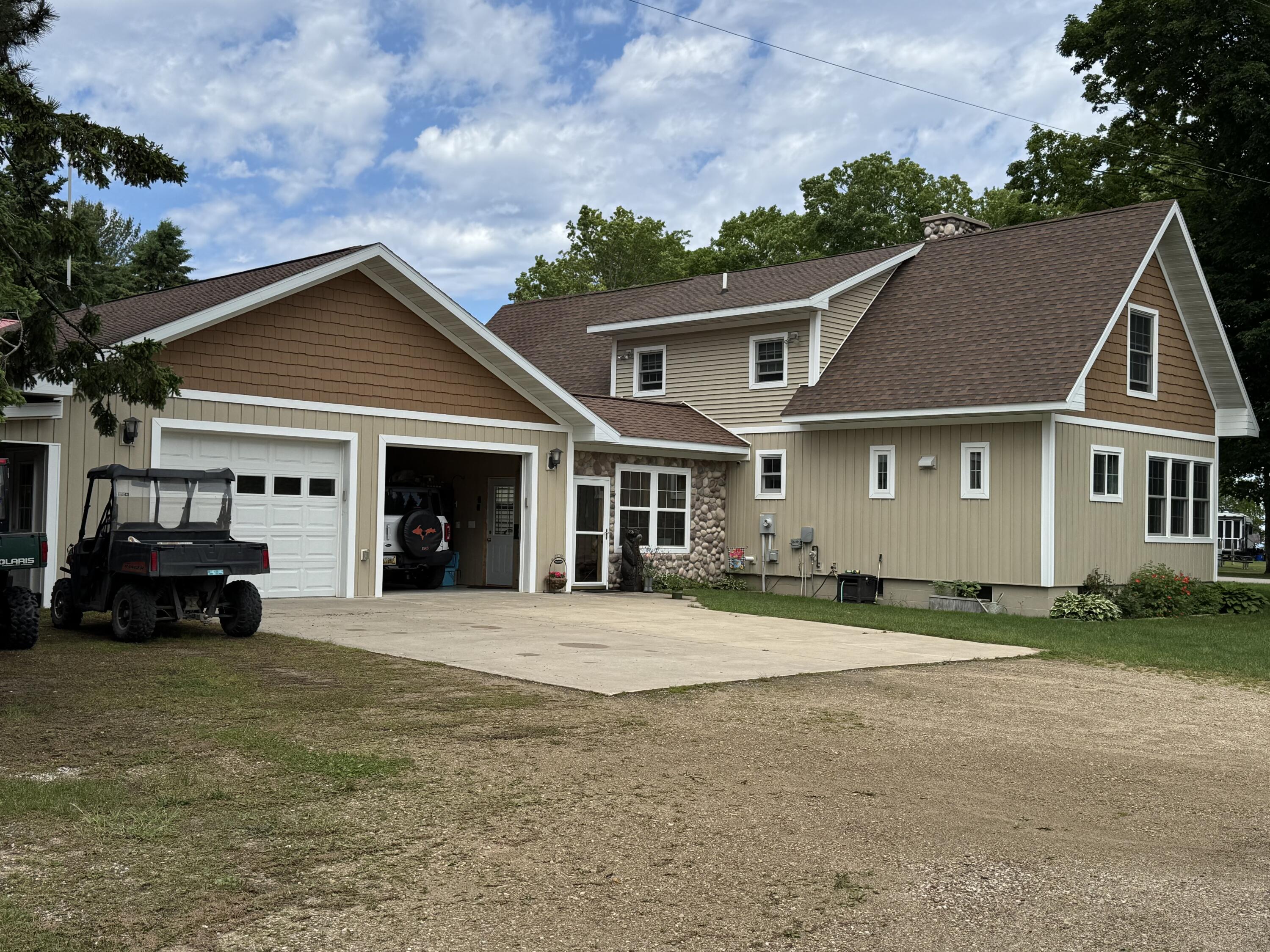 Image 1: Located in Grand Marais West Town