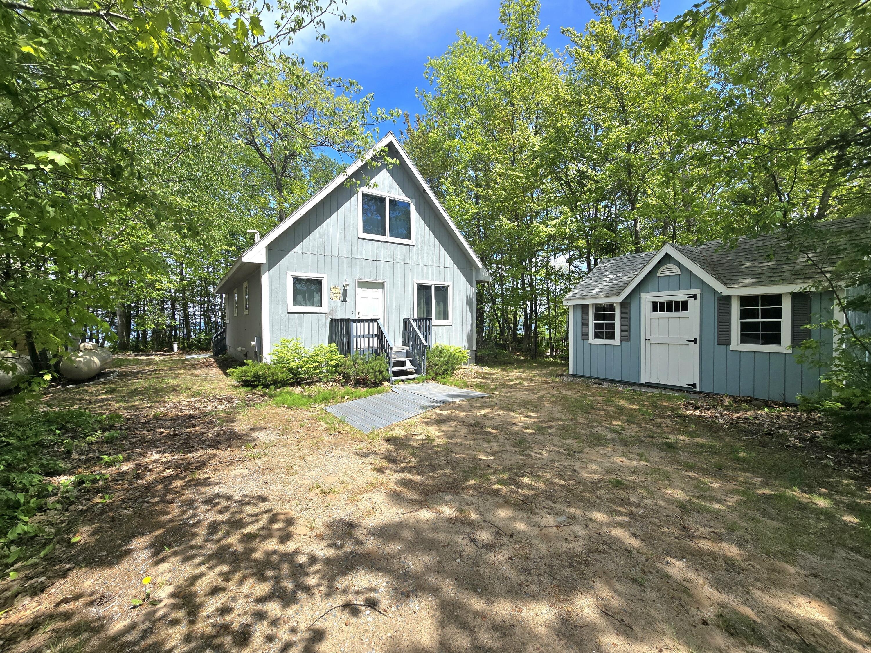 Image 1: EXTERIOR