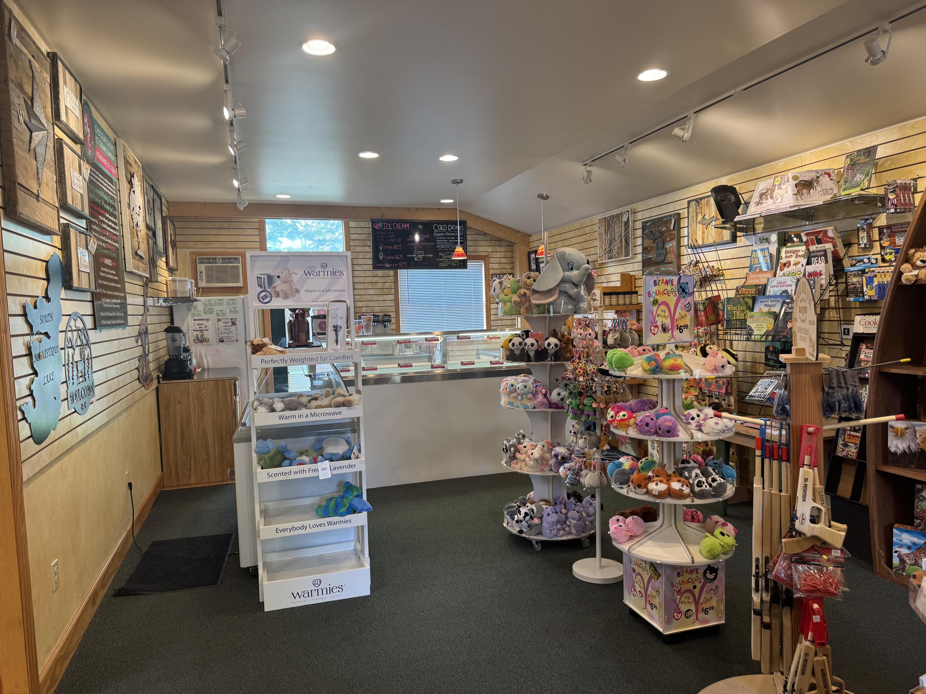 Image 2: S-552 ice cream area