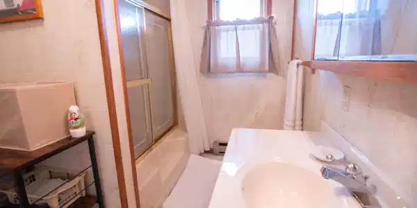 Image 3: Detour House-3