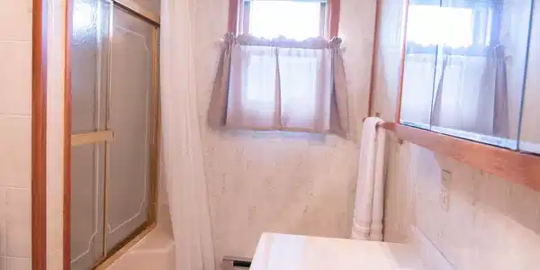 Image 4: Detour House-4