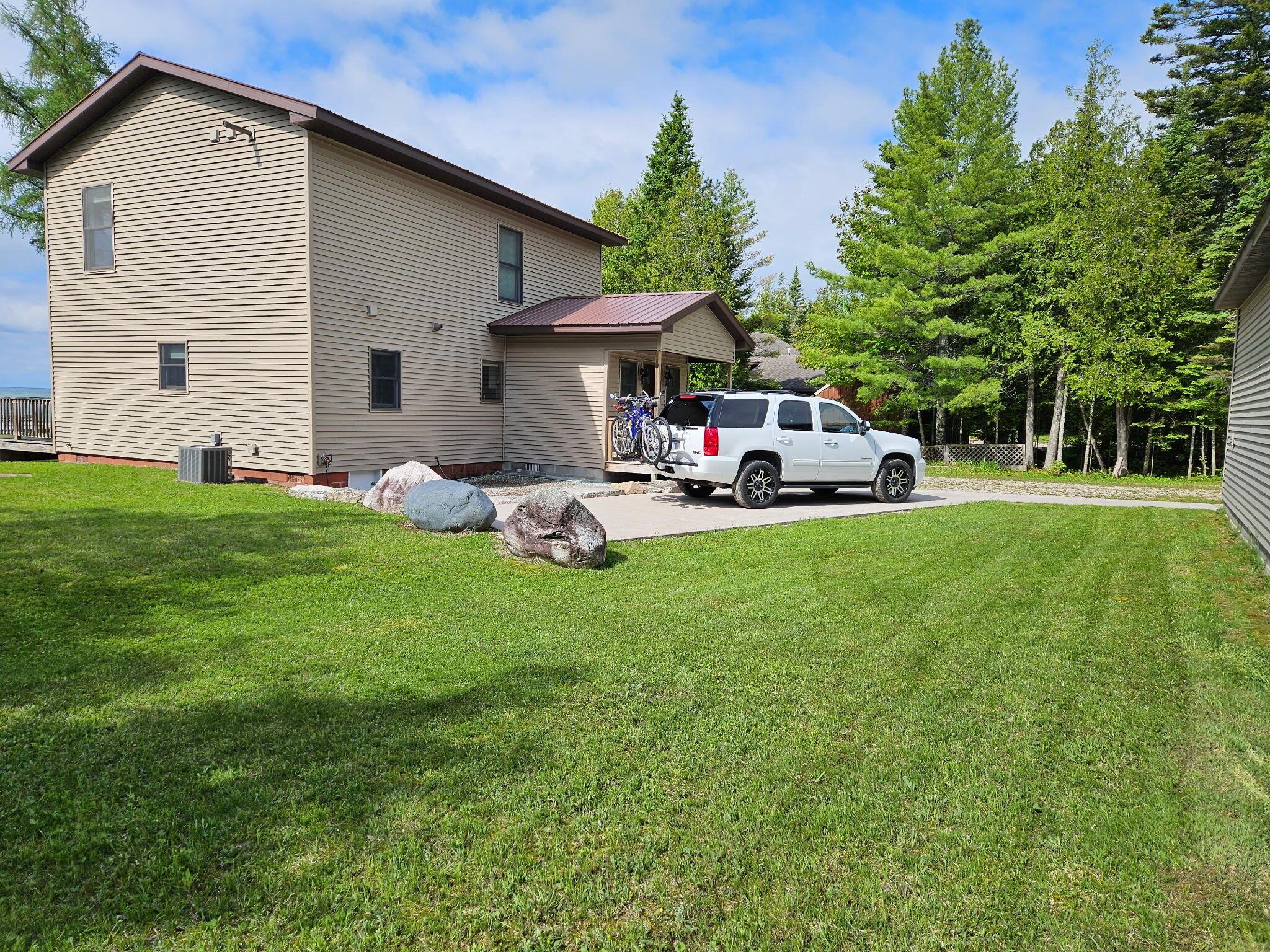 Image 4: Backyard