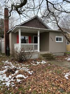 1038 Huron ST
