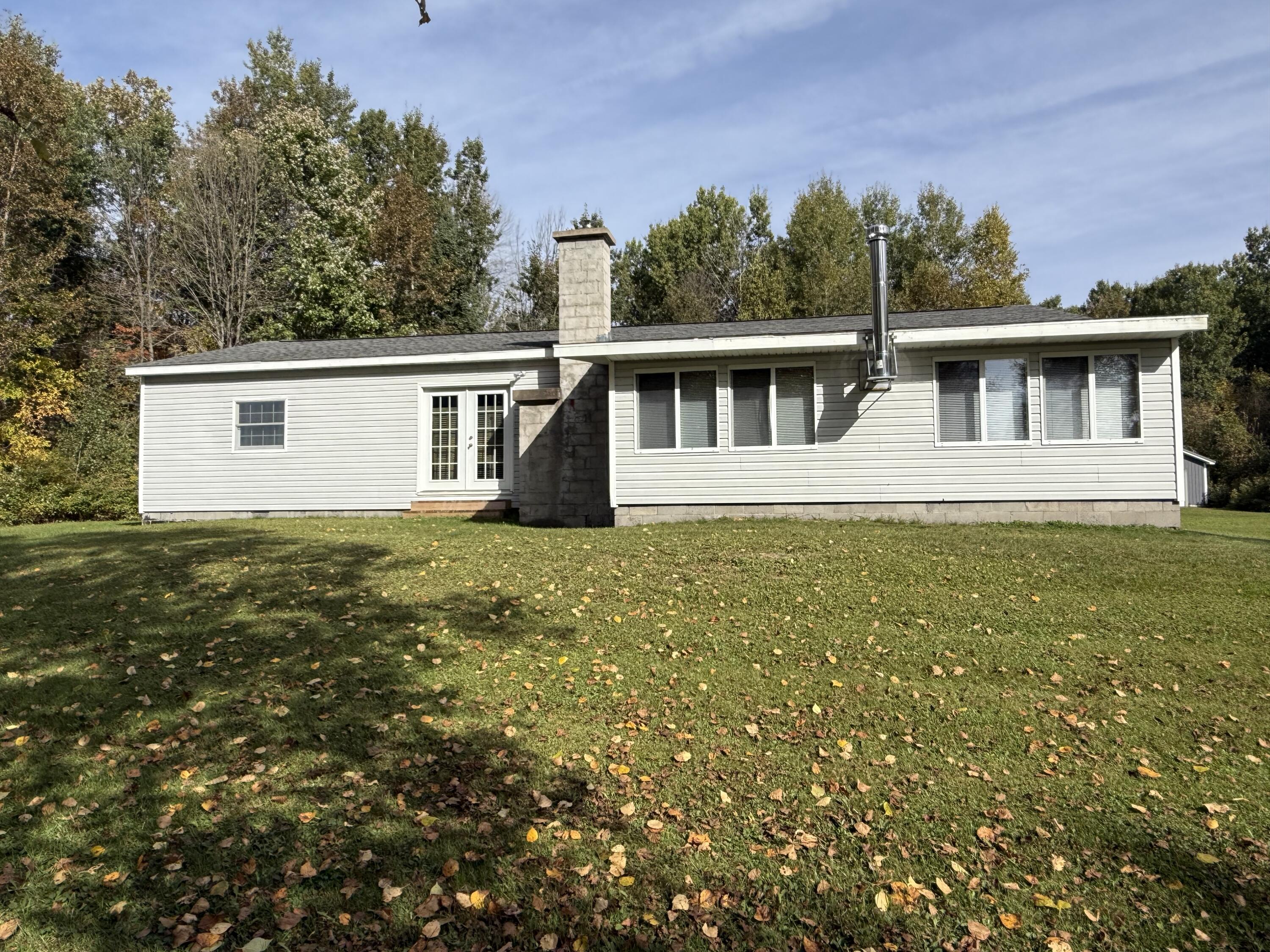 Image 4: Front of Home