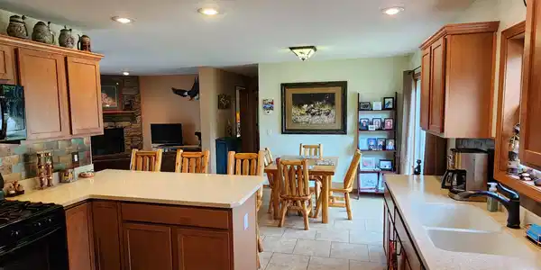 Image 3: 3 (16)
