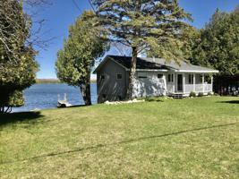 977 S Hessel Point RD