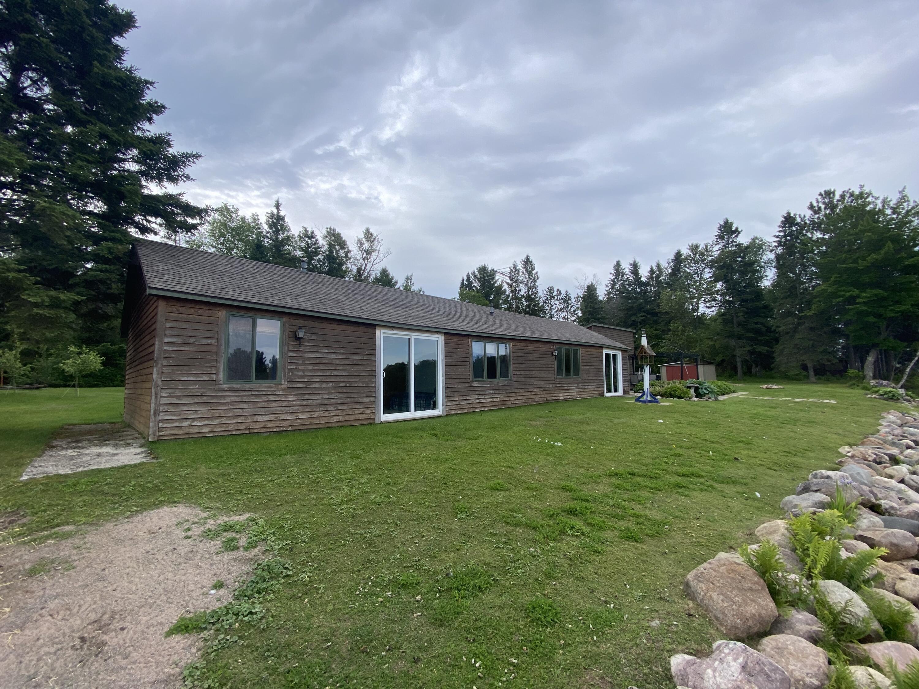 Image 4: waterfront home