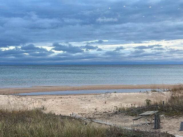Image 4: Beach View