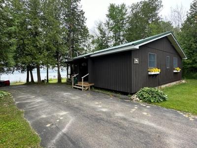 1284 S Hessel Point RD