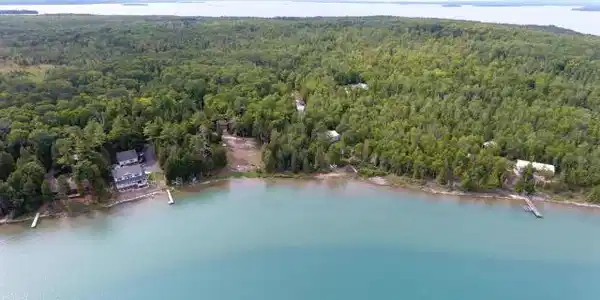 00 S Sturgeon Bay RD