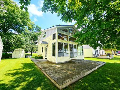 Unit 5 17159 Main Street