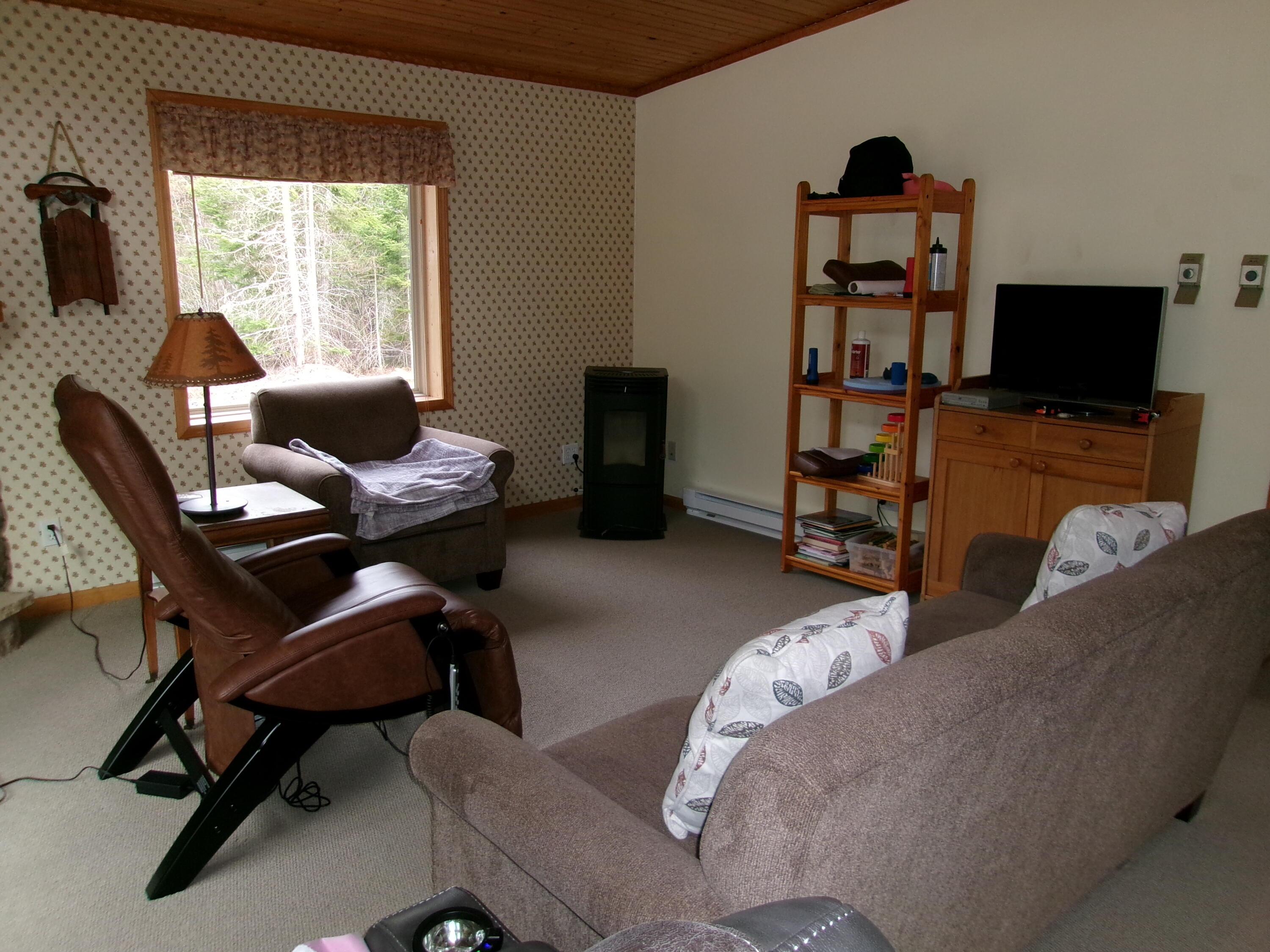 Image 3: Living Room
