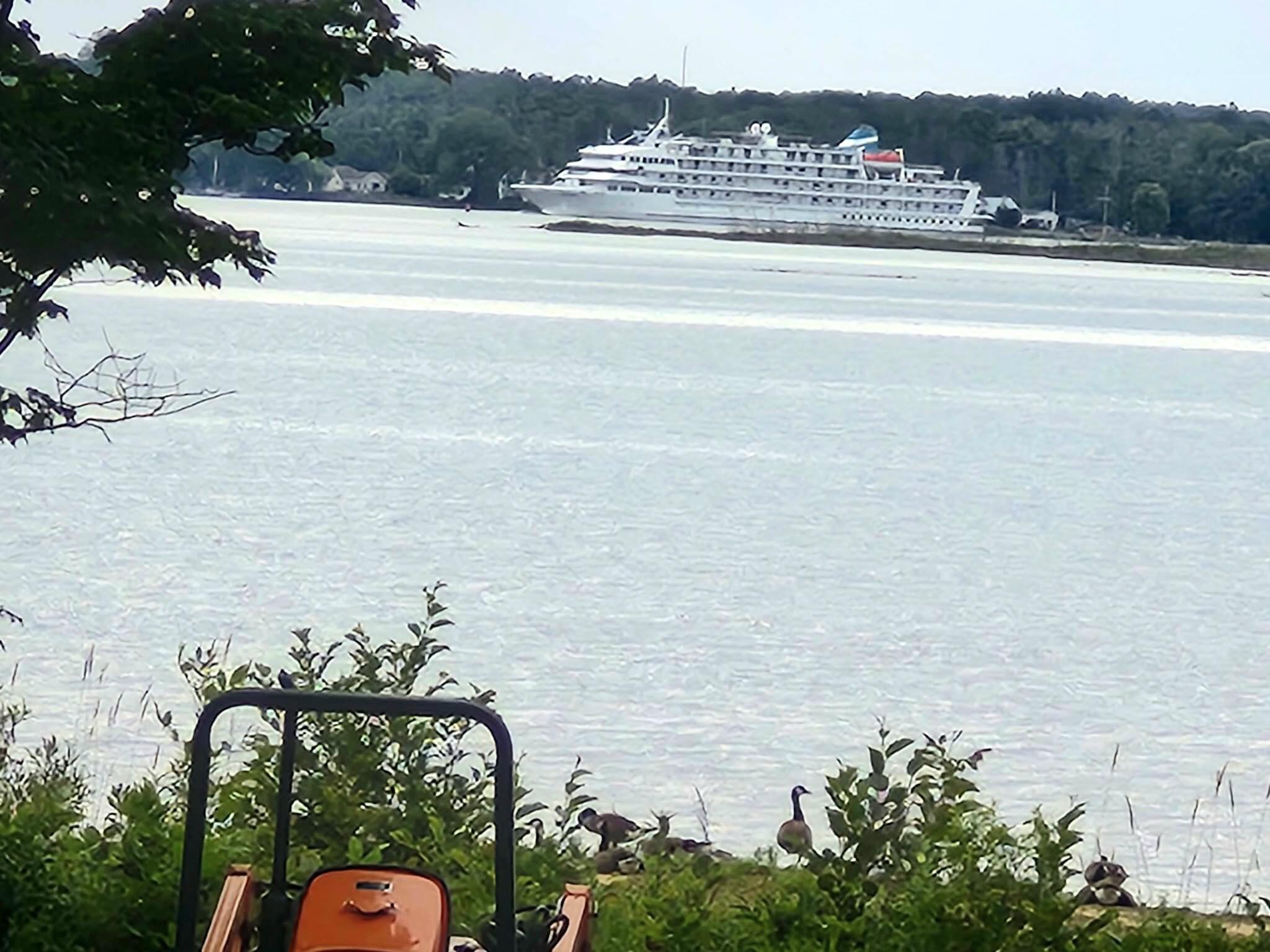 Image 3: Freighter views
