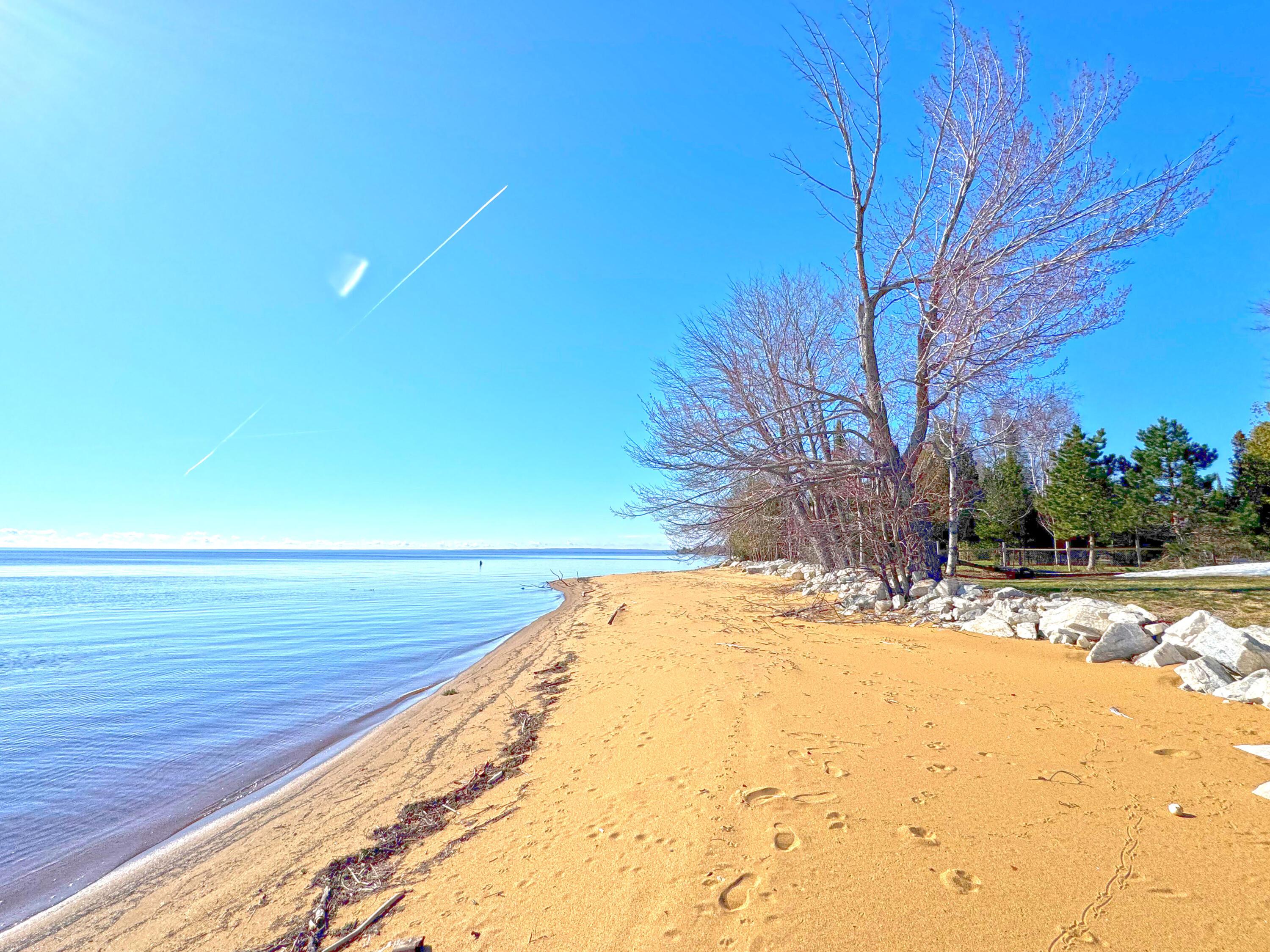 Image 4: 5252 N M 123, Paradise, MI 49768