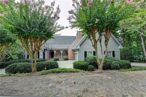 878 Lakeshore Drive