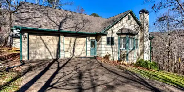 2582 Tamarack Drive