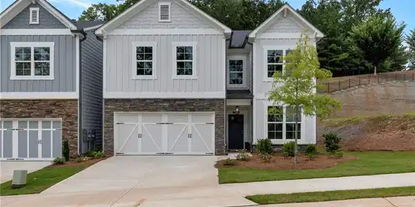 360 Lakeside Court