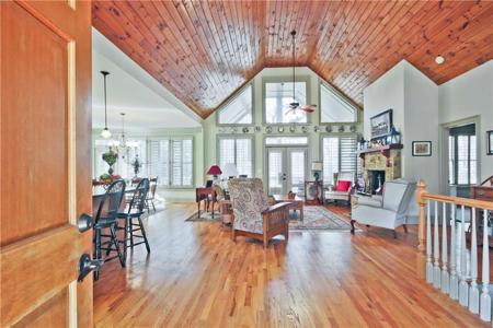270 Sleepy Hollow Circle