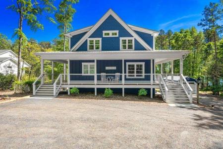318 Foxy Lane