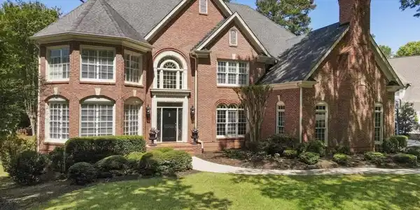 450 Newport Heights
