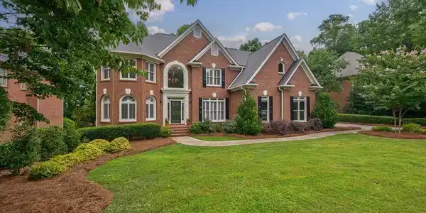 1045 Creek Ridge