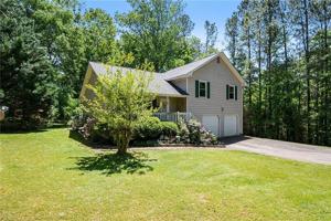 28 Sweetbriar Circle SE