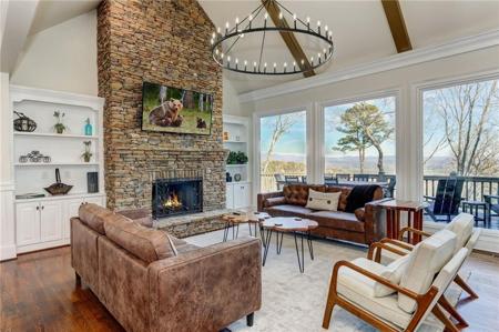 1492 Mcelroy Mountain Drive