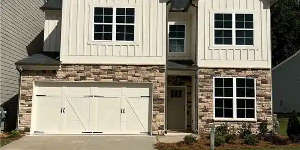 392 Lakeside Court