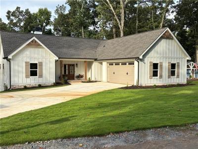 912 Oak Drive