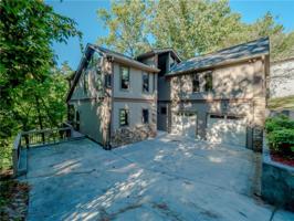 624 Lakeshore Drive